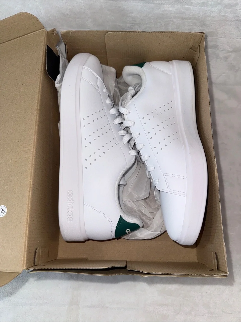 Adidas White Advantage 2.0  12 men’s Sneakers with Green Heel Tab